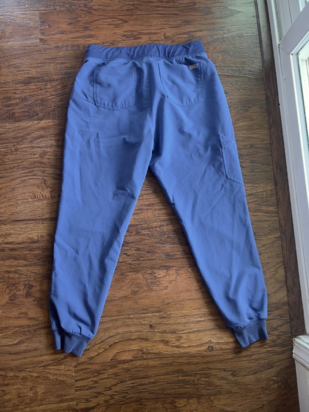 Figs Zamora joggers in limited periwinkle color - Picture 2 of 3